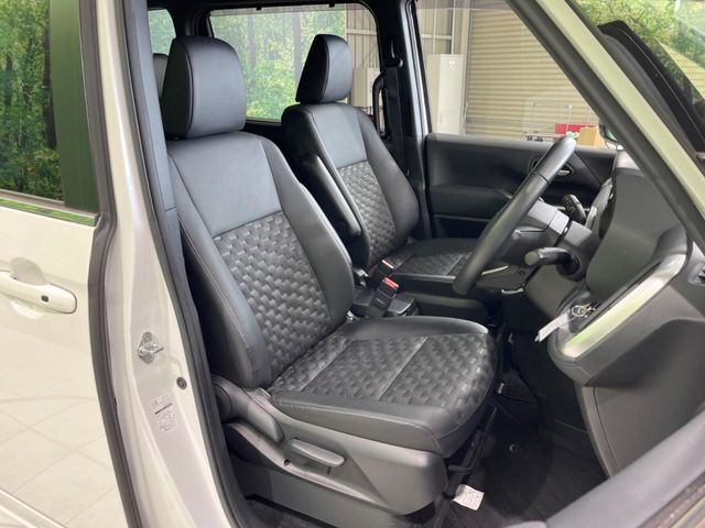 Toyota Voxy 8