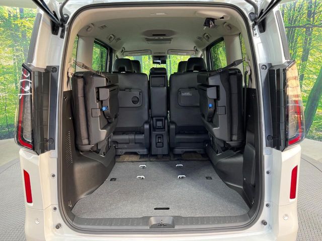 Nissan Serena 11