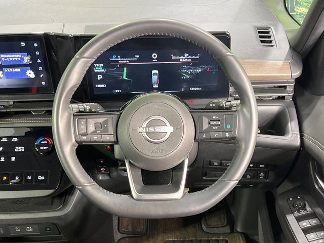 Nissan Serena 12
