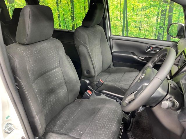 Toyota Noah 8
