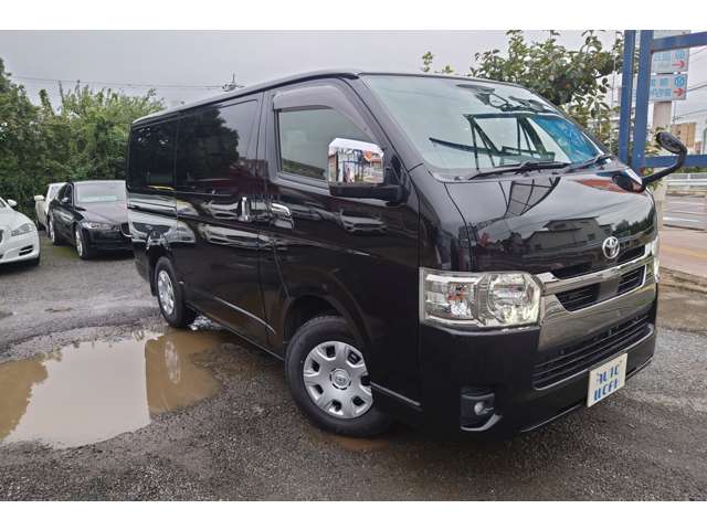 Toyota Hiace Van 3