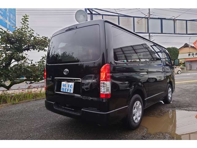 Toyota Hiace Van 5