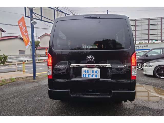 Toyota Hiace Van 6