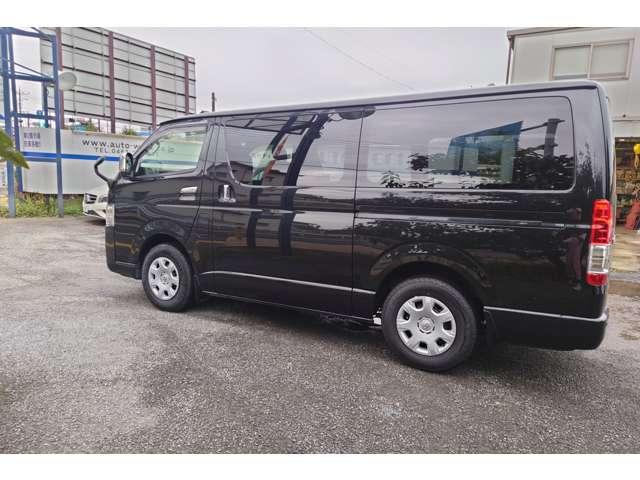 Toyota Hiace Van 8