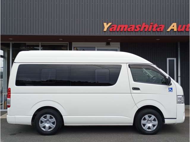 Toyota Hiace Van 4