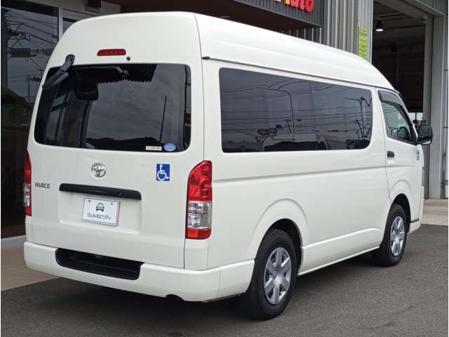 Toyota Hiace Van 5