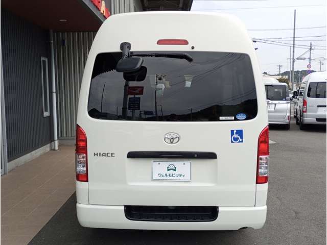 Toyota Hiace Van 6