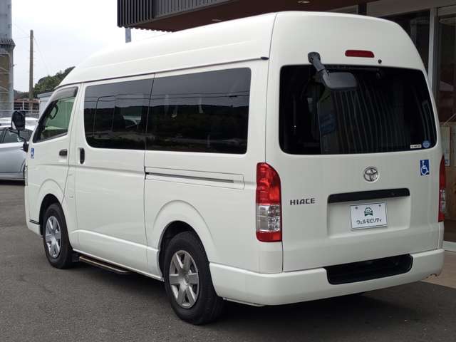 Toyota Hiace Van 7