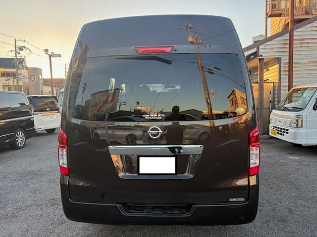 Nissan NV350 Caravan 7