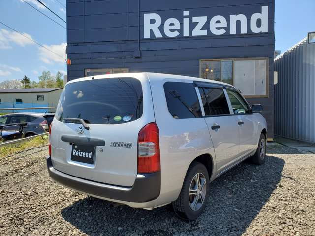 Toyota Succeed Van 2