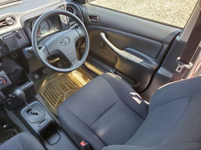 Toyota Succeed Van 4