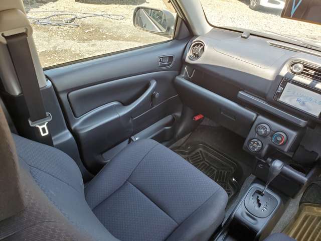 Toyota Succeed Van 5