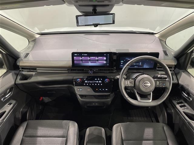 Nissan Serena 3