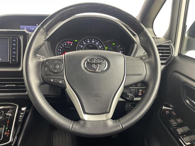 Toyota Noah 12