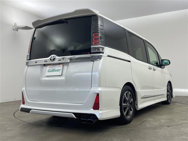 Toyota Voxy 5
