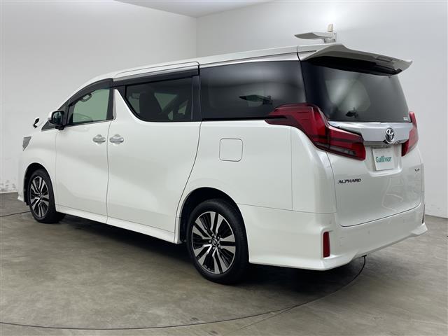 Toyota Alphard 3