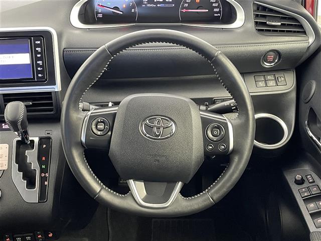 Toyota Sienta 11