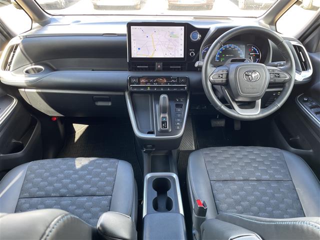 Toyota Voxy 4