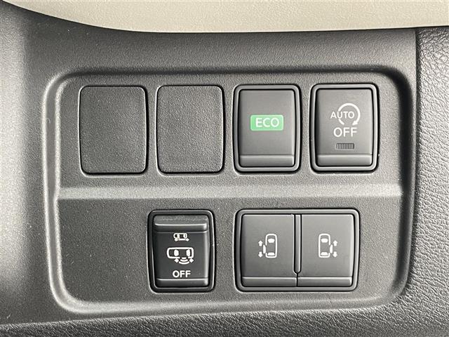 Nissan Serena 8