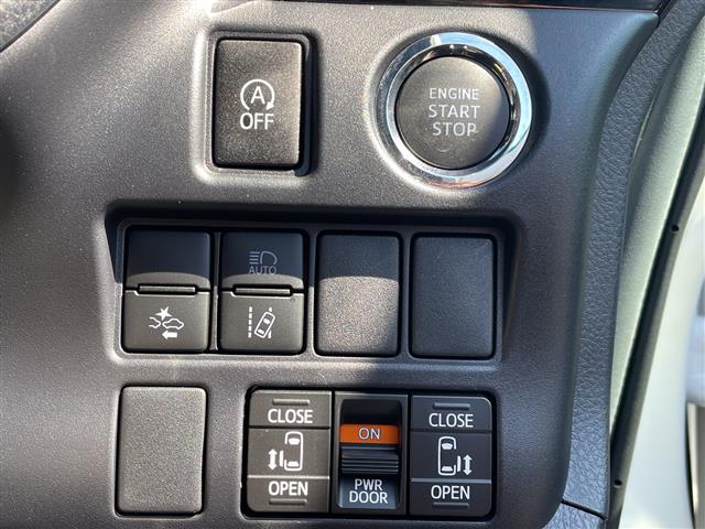 Toyota Voxy 11