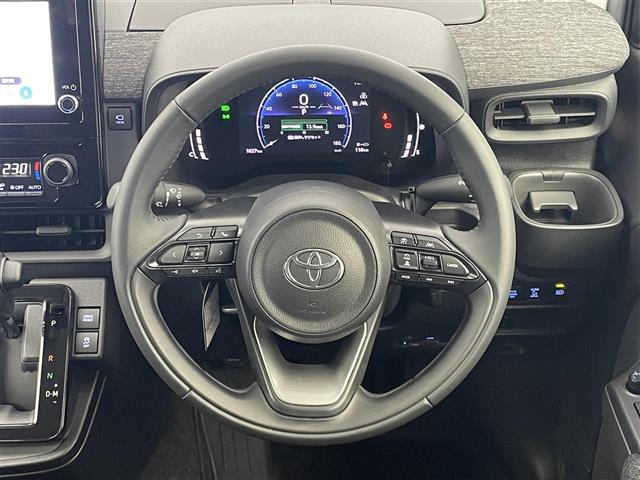 Toyota Sienta 12