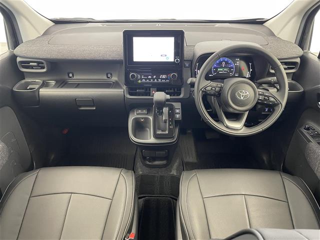 Toyota Sienta 6