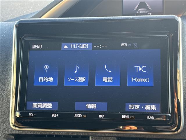 Toyota Voxy 4