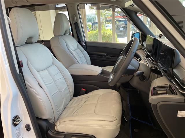 Nissan Serena 12