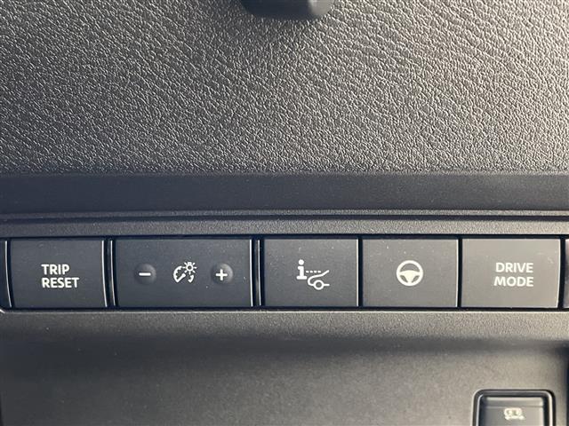 Nissan Serena 8
