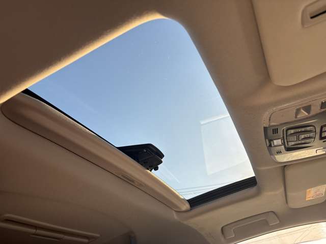 Toyota Alphard 6