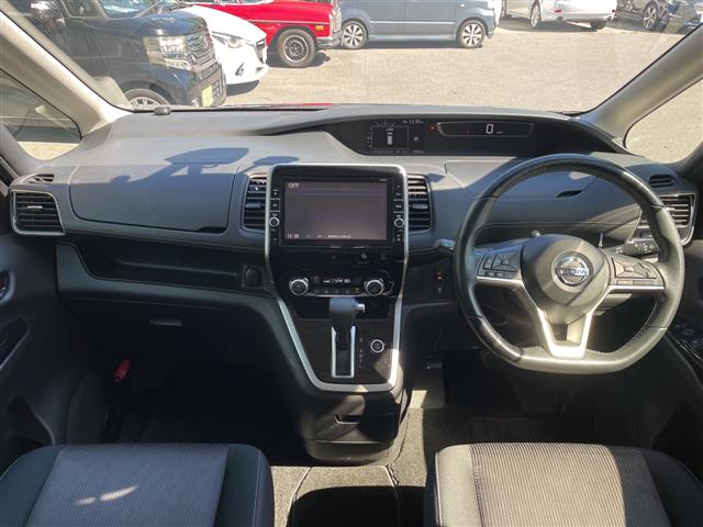 Nissan Serena 5