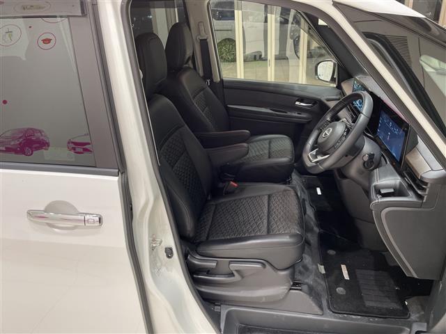 Nissan Serena 11