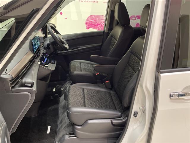 Nissan Serena 12