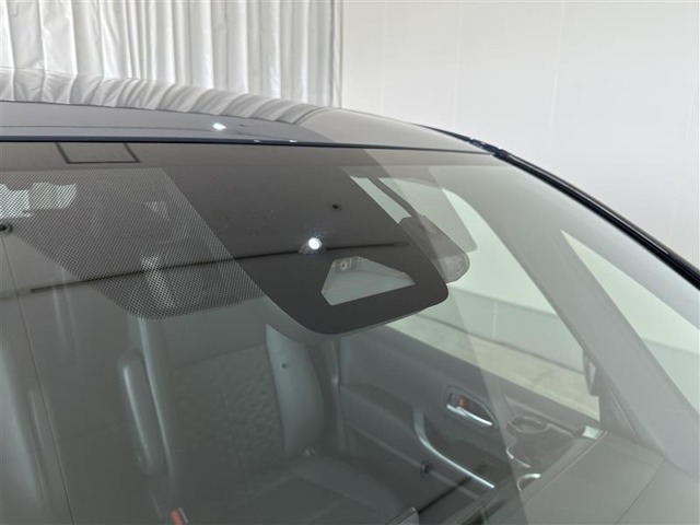 Toyota Voxy 6