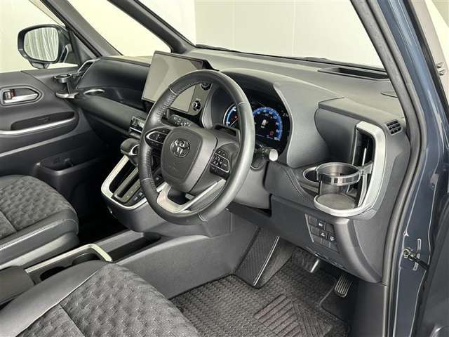 Toyota Voxy 9
