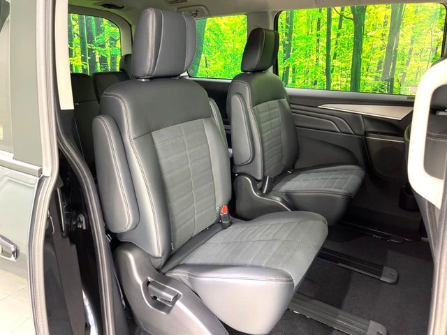 Mitsubishi Delica D:5 9