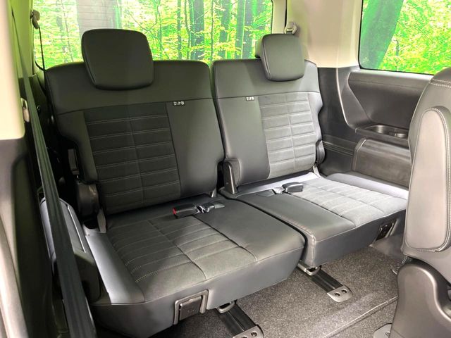Mitsubishi Delica D:5 10