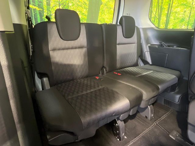Nissan Serena 11
