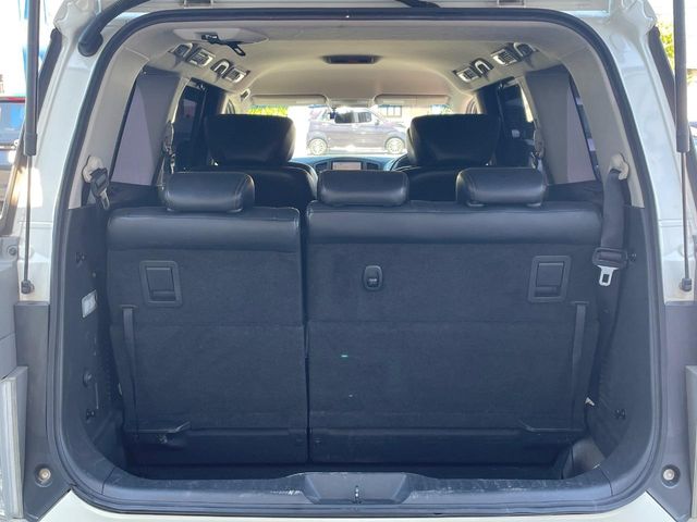 Nissan Elgrand 11