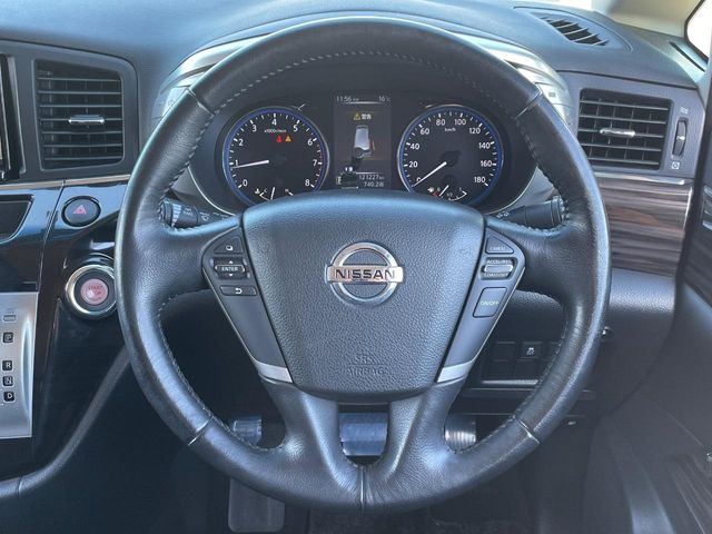 Nissan Elgrand 12