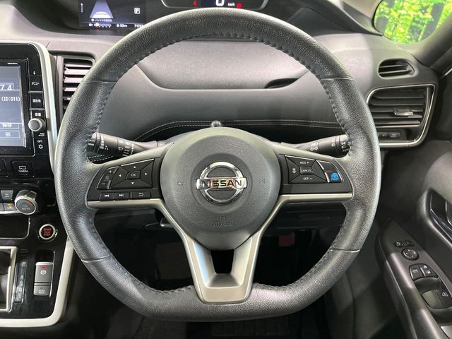 Nissan Serena 11