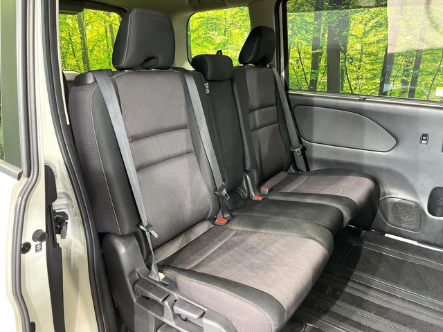 Nissan Serena 8
