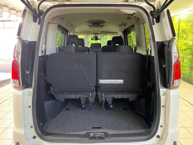 Nissan Serena 10