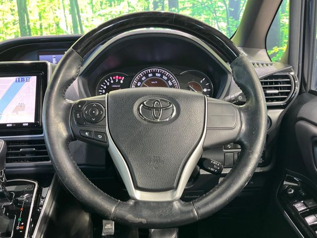 Toyota Esquire 12