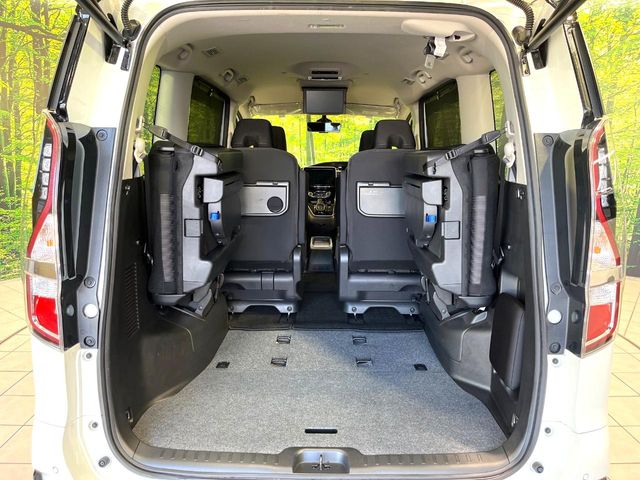 Nissan Serena 10