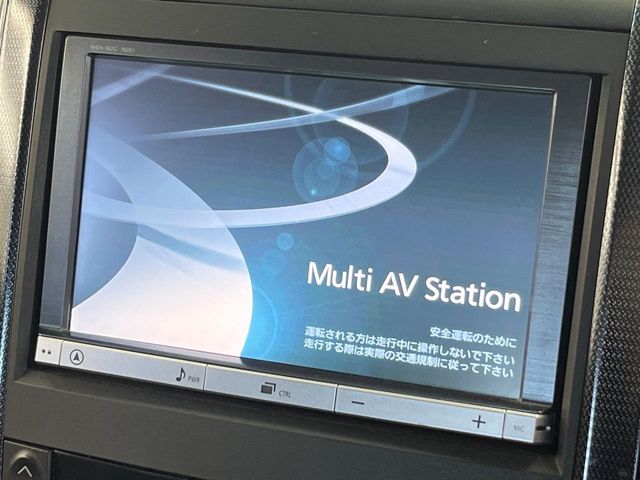 Toyota Alphard 3