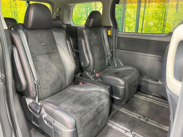 Toyota Alphard 8