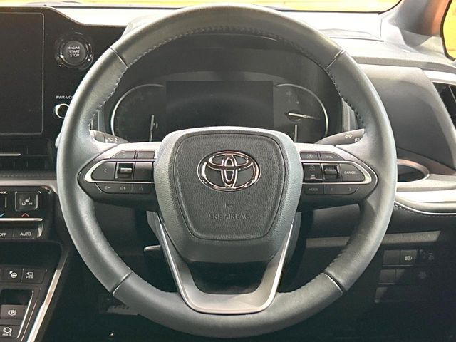 Toyota Voxy 11