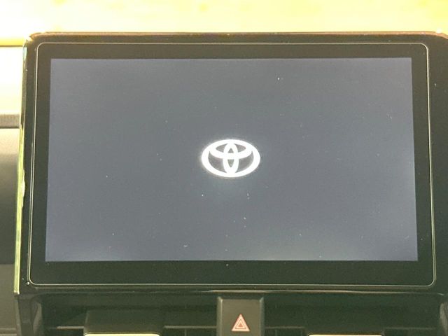 Toyota Voxy 3