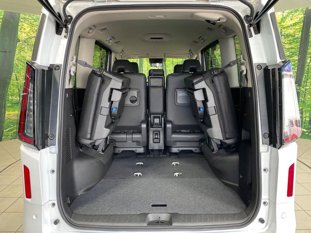 Nissan Serena 11